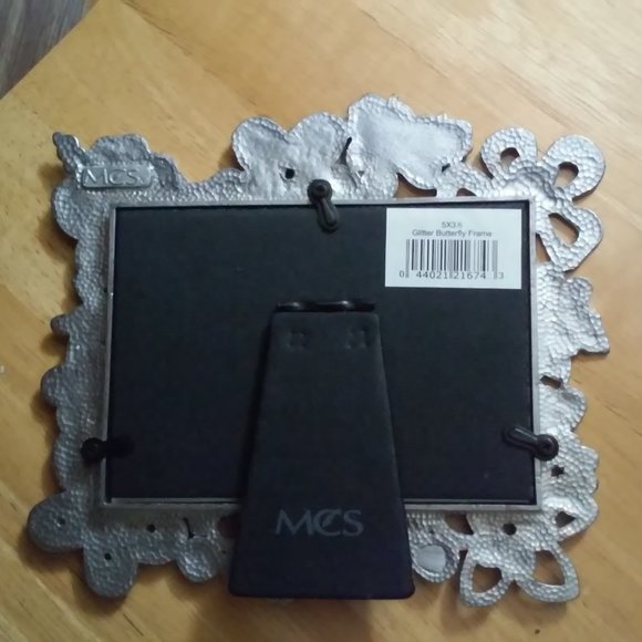 Picture Frame Lots Of Bling Flowers & Butterflies New Stands Up 7" x 6" Holds 5" - Picture 2 of 3